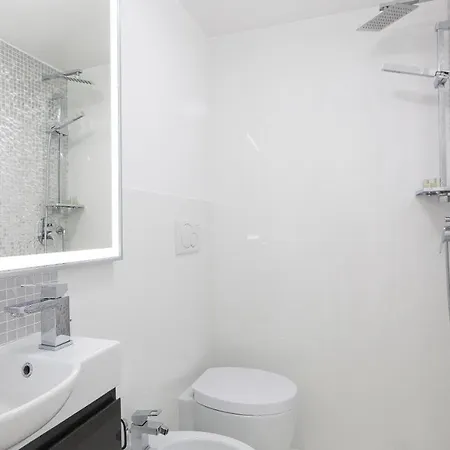 Piazza Venezia White Apartment *