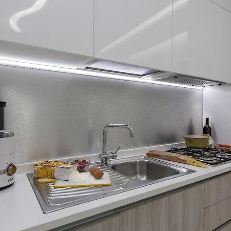 Piazza Venezia White *