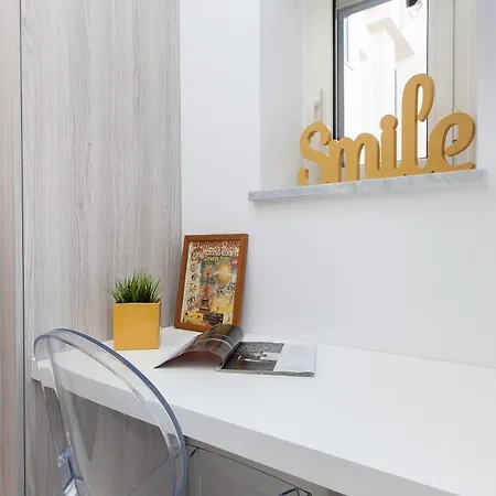 Piazza Venezia White *